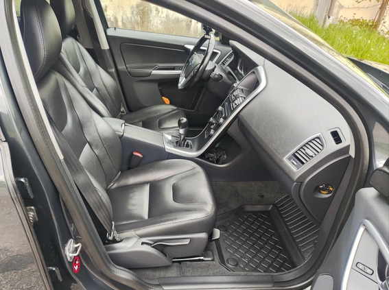 Volvo XC 60 cena 67000 przebieg: 211500, rok produkcji 2015 z Rzeszów małe 301